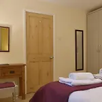 The Garden Apartment - Uk32517
